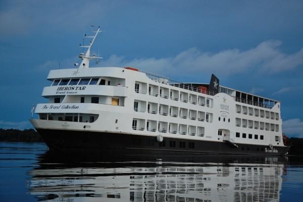 o navio Iberostar Grand Amazon tem duas saídas semanais do porto de Manaus (Divulgação)