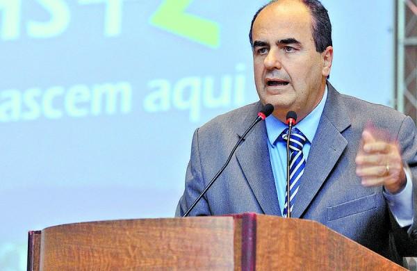 O secretário de Finanças Hamilton Bernardes Jr.: governo atual fez 42 alterações na peça orçamentária (Cedoc/RAC)