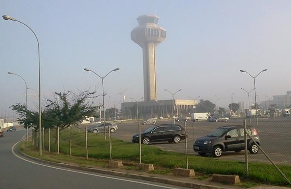 Forte neblina fechou terminal para pousos e decolagens (Dorinaldo Oliveira/ Correio Popular)