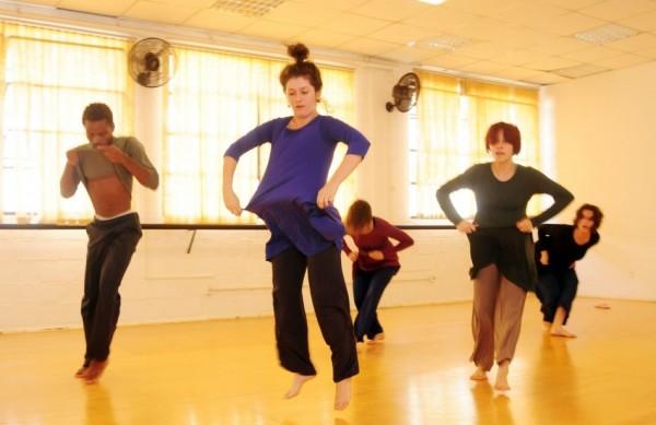 Grupo de bailarinos do curso de Dança da Unicamp (Divulgação)