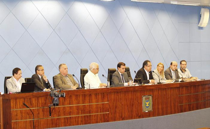 Mesa com os participantes do debate público realizado nesta segunda-feira (29/04) (Gustavo Tilio/Especial para AAN)