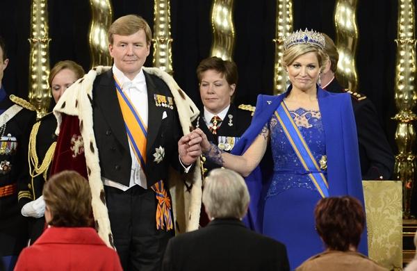 Novo rei da Holanda presta juramento após sua mãe abdicar ao trono (France Press)