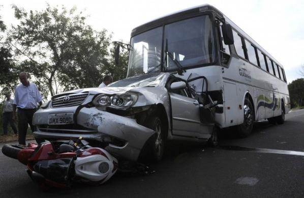 Motociclista ficou gravemente ferido após colisão na rodovia para Bonfim Paulista (Sérgio Masson/AAN)