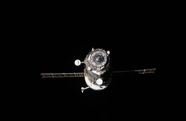 Nave Progress teve problemas com a antena e não conseguiu acoplar na Estação Espacial Internacional (France Press)