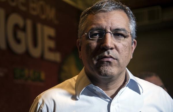 O ministro da Saúde Alexandre Padilha anunciou, nesta quarta-feira, critérios mais rigorosos para monitoramento e suspensão temporária de planos de saúde (Agência Brasil)