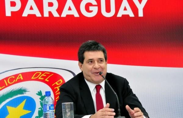 O presidente eleito do Paraguai Horacio Cartes durante entrevista coletiva (France Press)