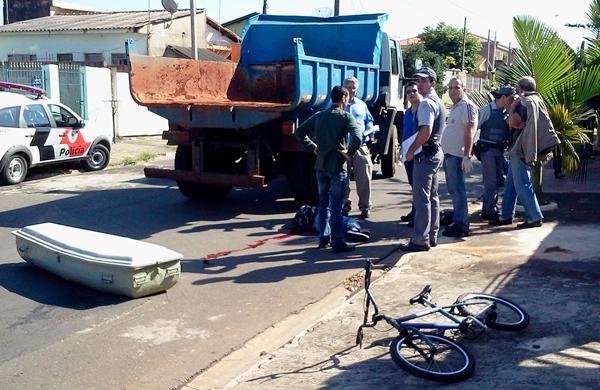 Garoto estava com mochila na hora do acidente (Dorinaldo Oliveira/Correio Popular)