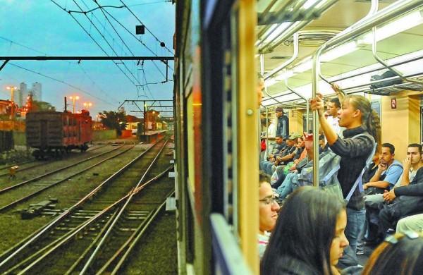 Trem de passageiros em Jundiaí, onde há uma ligação até a Capital: sistema intercidades prevê transporte ferroviário em Campinas (Edu Fortes/AAN)