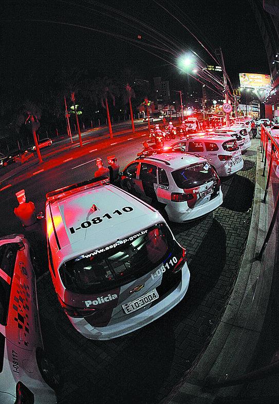 Mesmo na pandemia, policiais atuam em casos de segurança e também relativos à própria covid-19, afirma o delegado Gustavo Galvão Bueno (Diogo Zacarias/ Correio Popular)