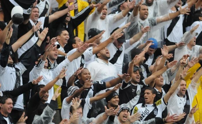 Torcida da Ponte Preta espera a vitória contra o Mirassol (Cedoc/RAC)