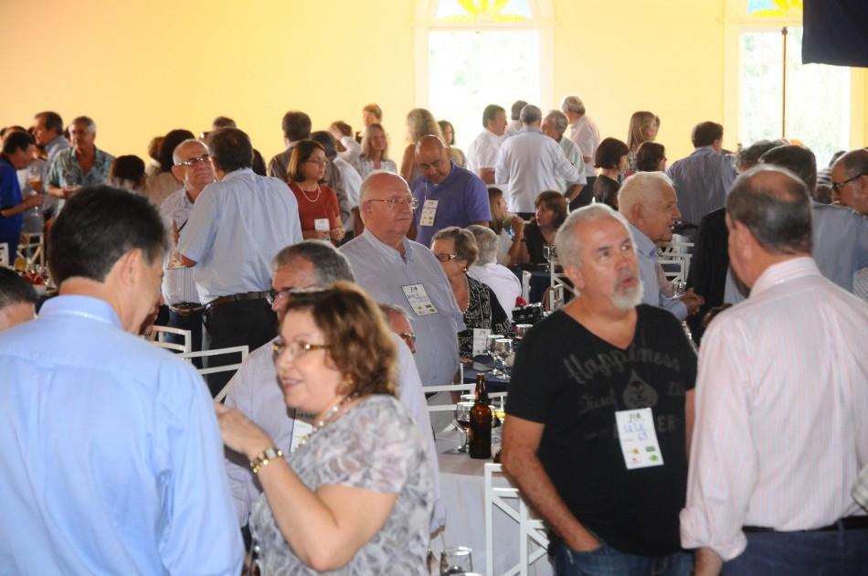 Almoço de confraternização comemorou os 140 anos do  colégio Culto à Ciência: cerca de 700 pessoas reuniram-se no salão social do Clube Hípica de Campinas (Edu Fortes/AAN)