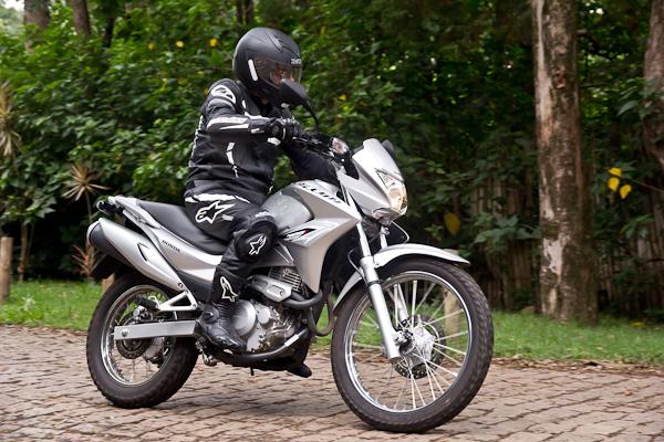 Moto está com visual e sistema de injeção mais modernos  (Osvaldo Furiatto Jr./AAN)