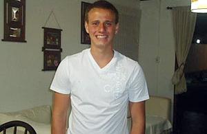 O universitário Victor Hugo Deppman, de 19 anos, foi morto com um tiro na cabeça durante assalto na frente do prédio onde morava em SP (Reprodução/Facebook)