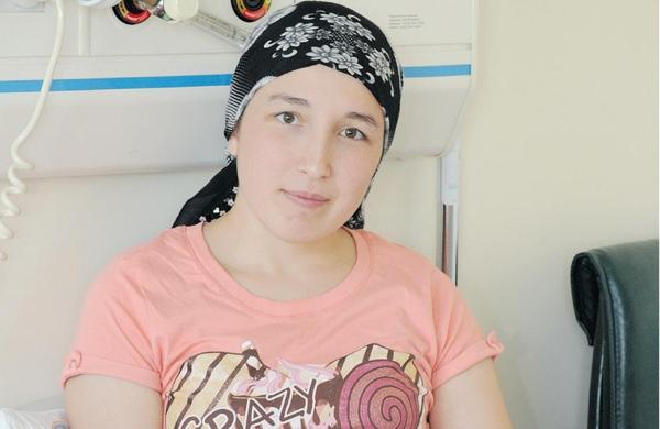 Derya Sert teve sua gravidez confirmada após receber transplante de útero (France Press)