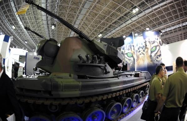 Tanque Gepard 1A2, do Exército alemão, comprado pelo Brasil para defesa nacional (France Press)