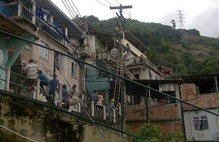 A Favela Morro do Chacrinha, na zona norte do Rio, não existe mais no Google Maps (Reprodução )