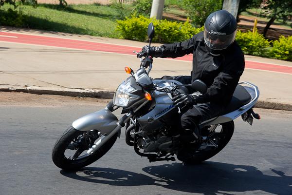 Yamaha Fazer 250 Blueflex utiliza gasolina, etanol e os dois juntos (Osvaldo Furiatto Jr/AAN)