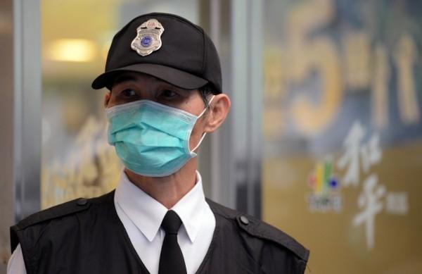 A cidade chinesa de Xangai anunciou neste domingo (7) dois novos casos da gripe aviária H7N9, o que elevou o balanço da epidemia a 20 pessoas infectadas e seis mortas em todo o país, e proibiu as corridas de pombos e a venda de pássaros como mascotes (France Presse)