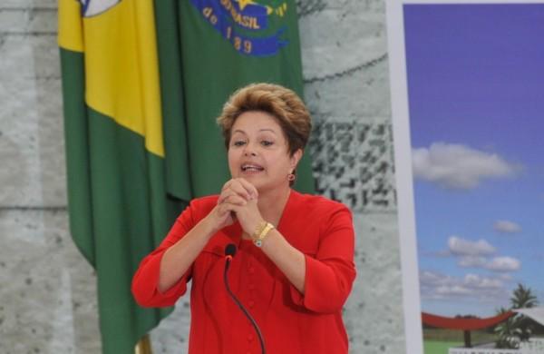 Dilma Rousseff durante cerimônia de lançamento do programa 'Mulher: Viver sem Violência' (Agência Brasil)