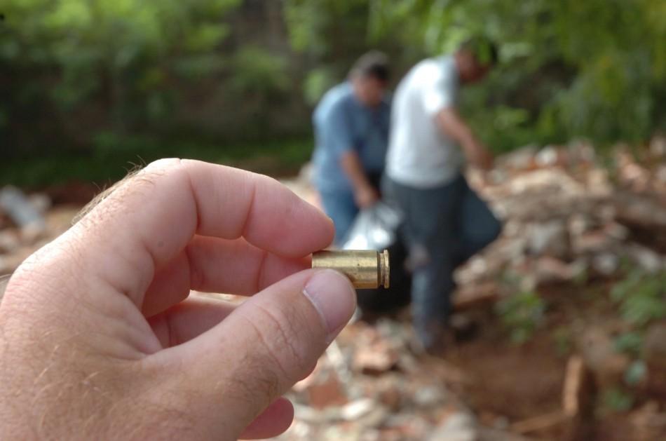 Cápsula de projétil calibre 40, de uso da PM, foi encontrado no clube (Sérgio Masson/AAN)