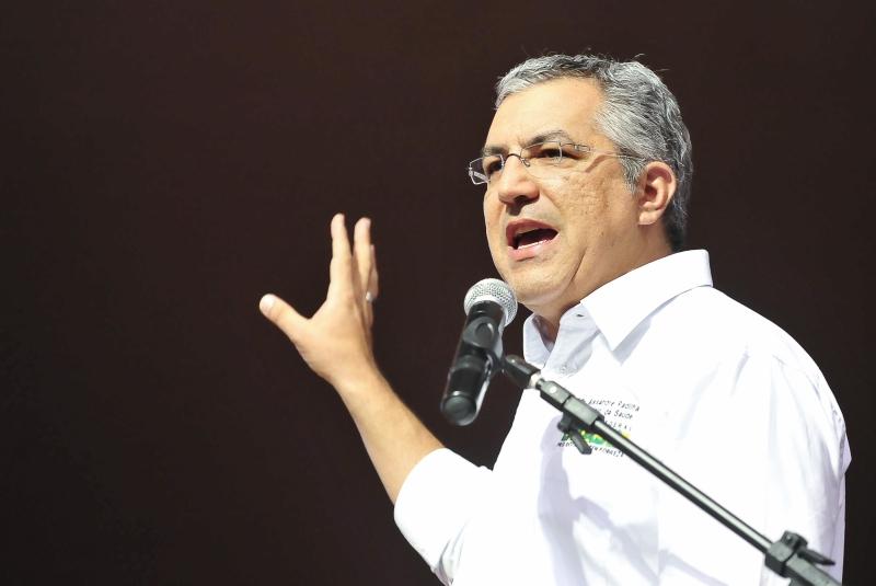 O ministro da Saúde, Alexandre Padilha, faz palestra durante o Encontro Nacional de Novos Prefeitos e Prefeitas (AGÊNCIA BRASIL)