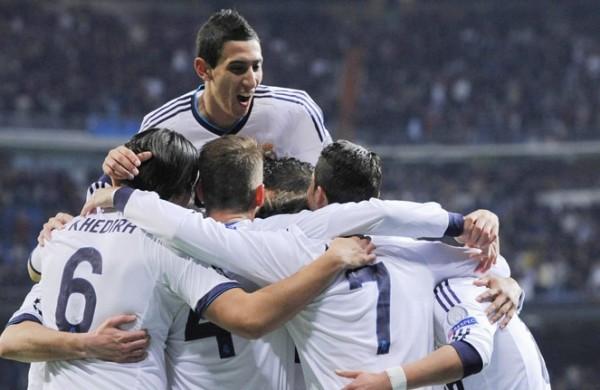 Jogadores do Real Madrid fazem a festa no Santiago Bernabéu (France Press)