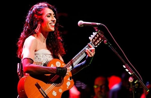 A cantora e compositora Marisa Monte está com novo show na praça (Divulgação)