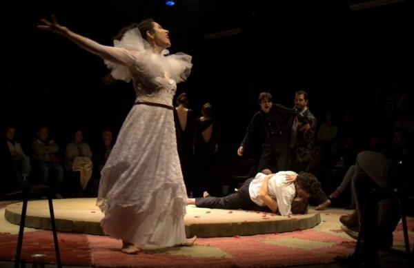 Cena da peça 'Toda Nudez Será Castigada', do repertório da Cia Teatro da Cidade, de São José dos Campos (Divulgação)