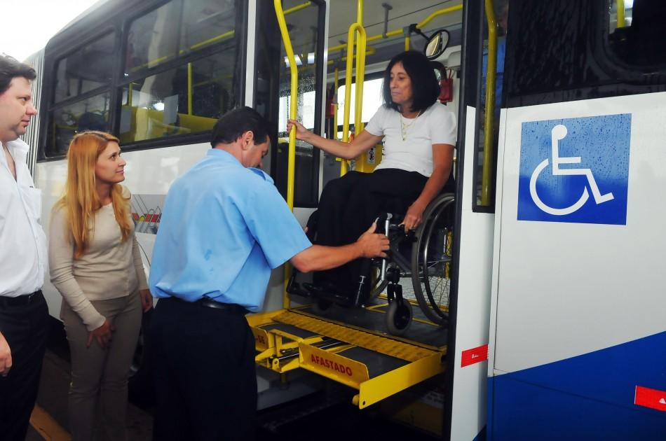 Veículos contam com rampas ou elevadores para quem tem baixa mobilidade (César Rodrigues/AAN)