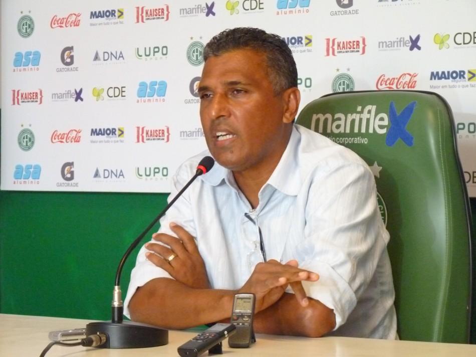 Paulo Pereira disse que, enquanto houver chances de fugir do rebaixamento, o time tem que lutar (Warley Menezes/Guarani FC)