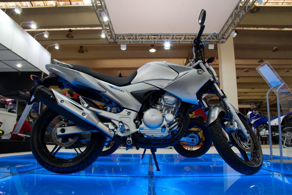 Yamaha criou a primeira moto do mundo bicombustível de média cilindrada (Osvaldo Furiatto Jr/AAN)