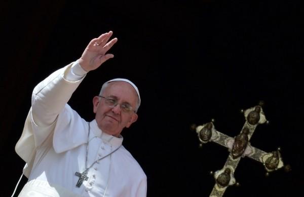 Papa Francisco: 'a morte em vida, o ódio em amor, a vingança em perdão, a guerra em paz' (France Presse)