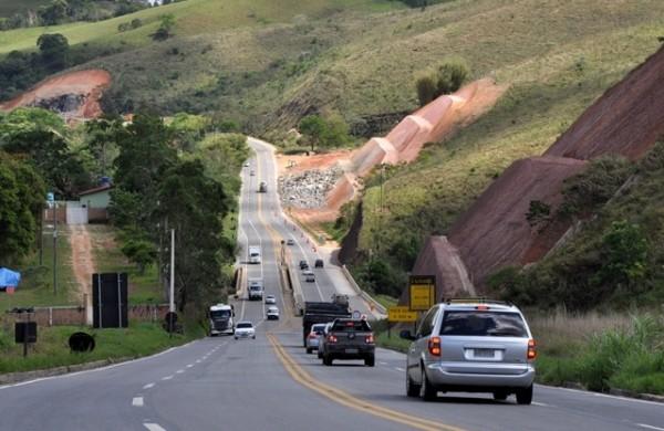 Motorista terá que reduzir velocidade na rodovia dos Tamoios durante o feriado (Jussi Ramos/IG Paulista)