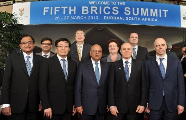 O Brasil também assinou nesta terça-feira um acordo para troca de moedas (swap) com a China no valor de US$ 30 bilhões (France Presse)
