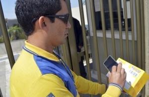 Cerca de 2 mil profissionais de todo o país já estão utilizando smartphones para atualizar em tempo real as informações sobre a entrega de encomendas (Agência Brasil)