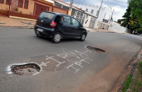 No caso do IPVA, 50% do valor pago é destinado ao município; Já o IPTU, o valor recolhido é exclusivamente do município, e também deve ser aplicado para promover infraestrutura na cidade (Dominique Torquato/ AAN )