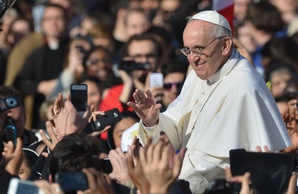 Papa Francisco durante sua missa inaugural no Vaticano (France Press)
