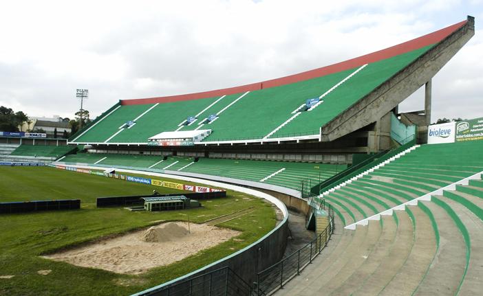O tobogã não recebe torcedores há dois jogos: vetado pela FPF (César Rodrigues/AAN)