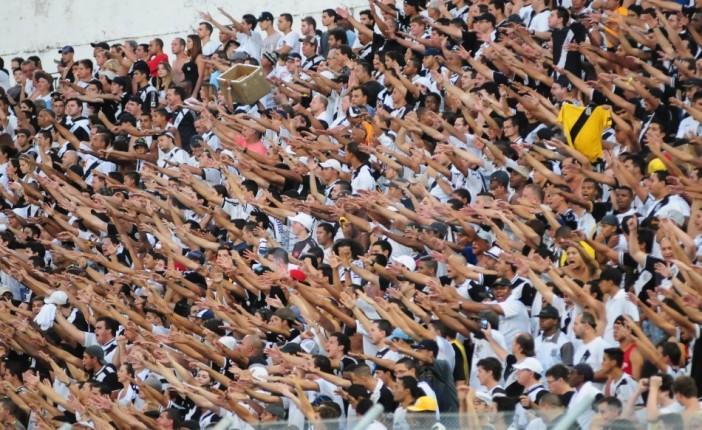 Torcida da Ponte: com a derrota do  Náutico, o Timbu fica estacionado em 18 pontos ganhos, mesma pontuação da Macaca, que leva vantagem no saldo de gols (Cedoc/RAC)