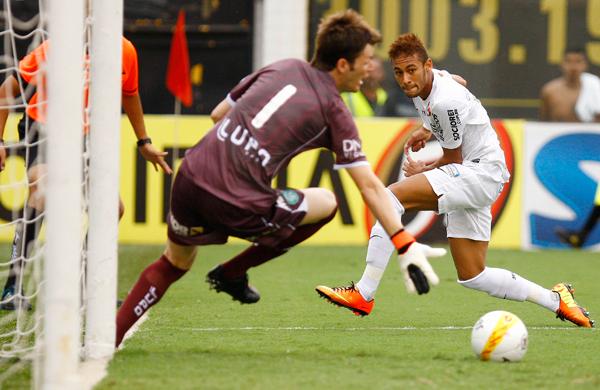 Não sei se o relacionamento entre Guarani e Lupo será abalado pelo papelão que o clube passou ao mandar seu goleiro a campo com o meião da Ferroviária (Jogo Rápido)