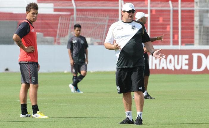O técnico Guto Ferreira espera que o grupo mantenha o nível de desempenho mesmo com as alterações (Edu Fortes/AAN)