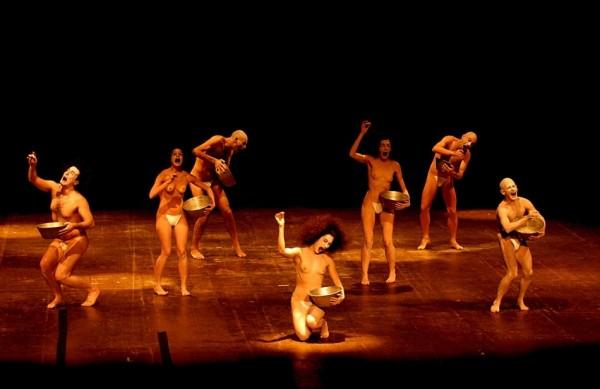 Cena do espetáculo 'Shi-Zen, 7 Cuias', do Lume Teatro, dirigido por Tadashi Endo: ganhador do Prêmio Shell de Teatro 2013 (Divulgação)