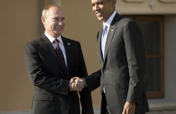 Obama cumprimentou o anfitrião da cúpula, e os dois homens trocaram algumas palavras  (France Press)