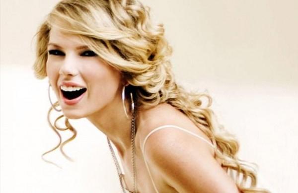 A jovem cantora e compositora Taylor Swift (Divulgação)