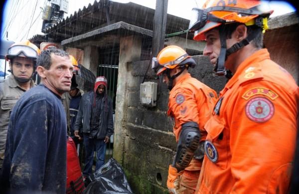 Sobe para 13 nº de mortos por deslizamentos em Petrópolis (Agência Brasil)