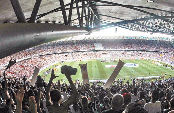O recém-reformado Estádio do Mineirão, em Belo Horizonte: cidade-sede do mundial (Cedoc/RAC)