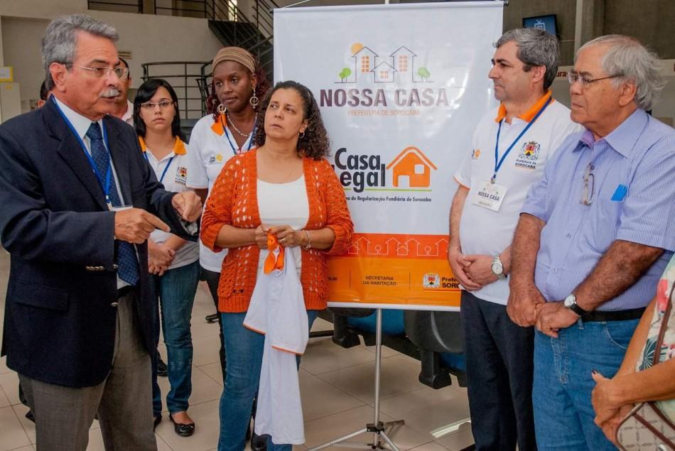 Prefeito Antônio Carlos Pannunzio anuncia programa habitacional (Gui Urban/Divulgação)
