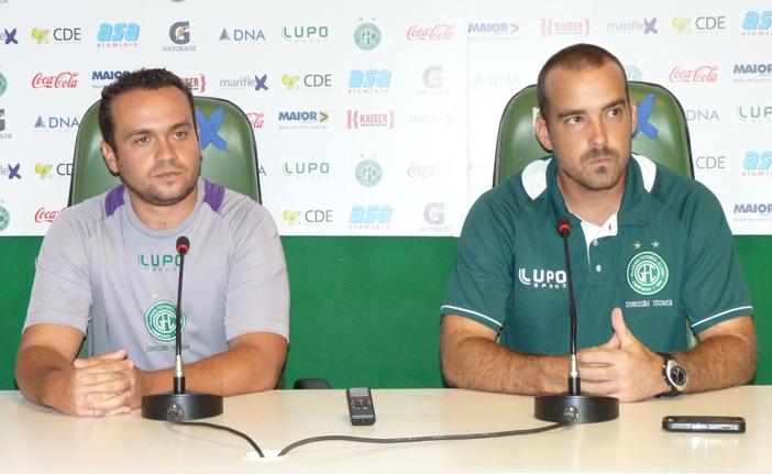 O fisiologista Guilherme Rodrigues (à esq.) e o preparador físico Sandro Graham: rotina de treinos em foco (Warley Menezes/Guarani FC)