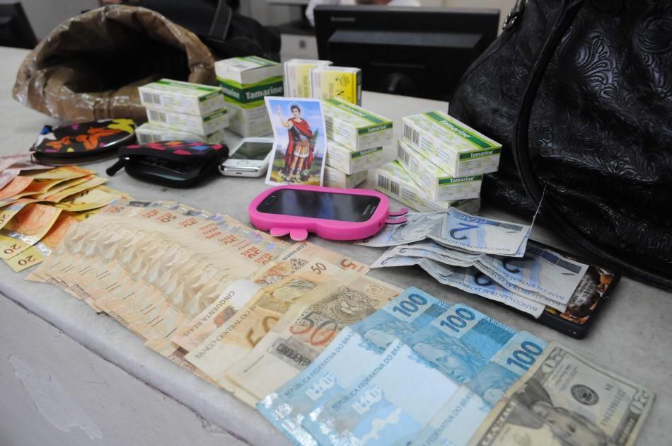Dupla contava com a ajuda de Santo Expedito - padroeiro das causas impossíveis - e carregavam o 'santinho' junto com os objetos furtados ( Edu Fortes/AAN)