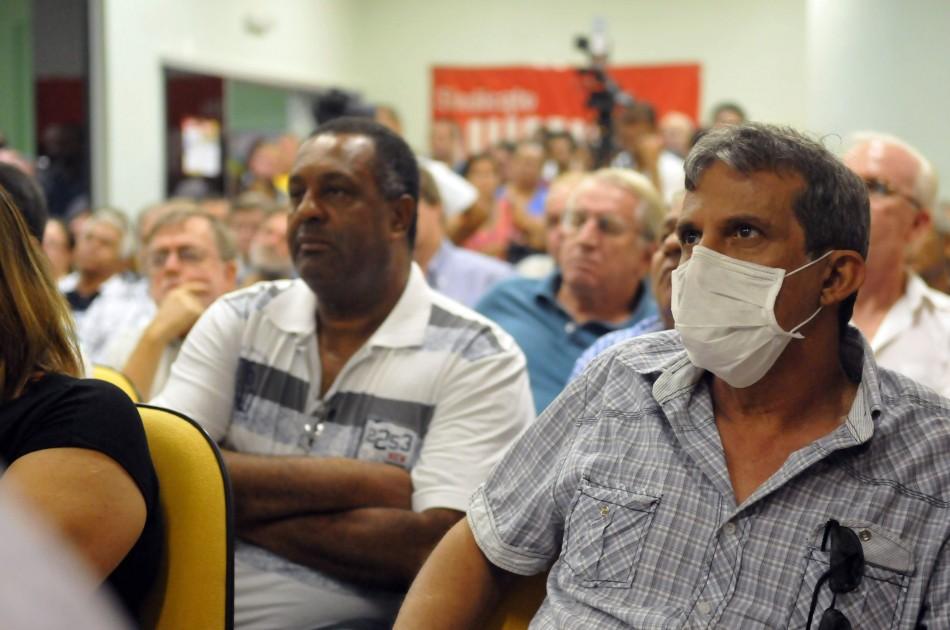 Assembleia com ex-trabalhadores da Shell aprovou acordo negociado no TRT (Dominique Torquato)